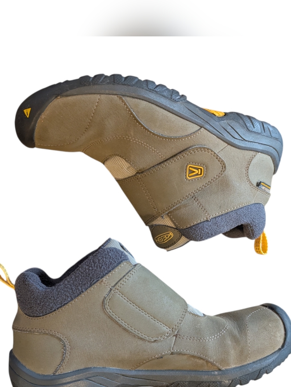 KEEN Size 5 Youth Dry Kootenay ll Waterproof Snow Boots Non Marking